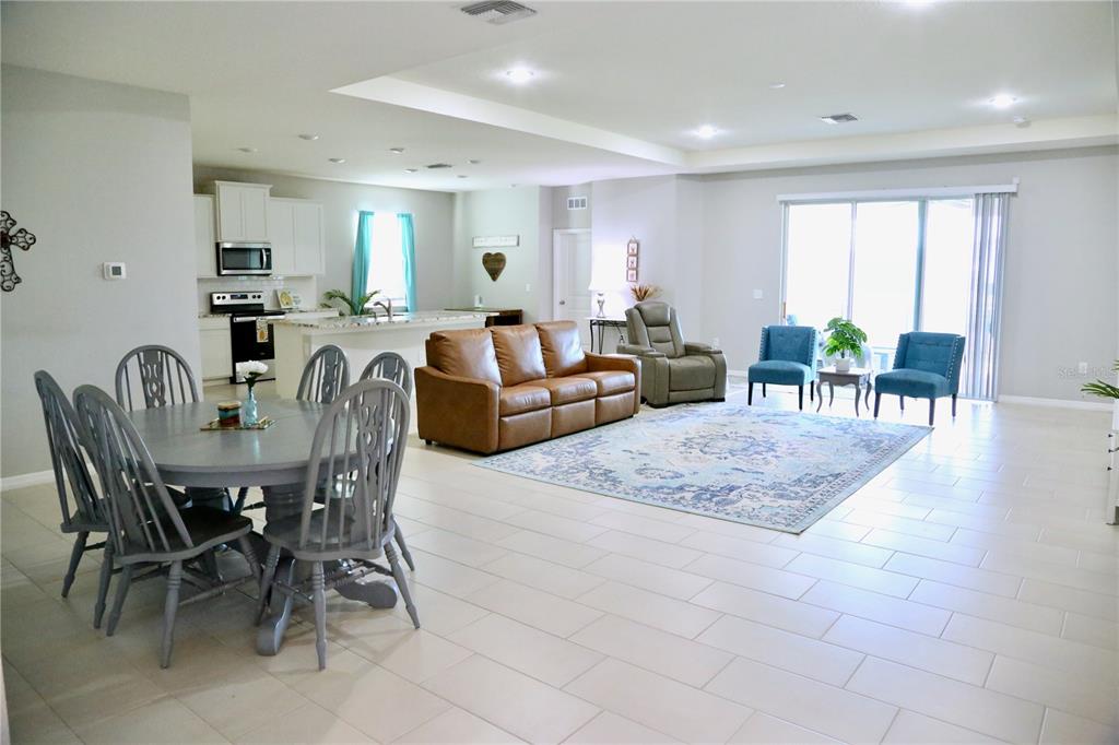 1160 Bering Road Wesley Chapel, FL 33543 - Photo 4 of 35