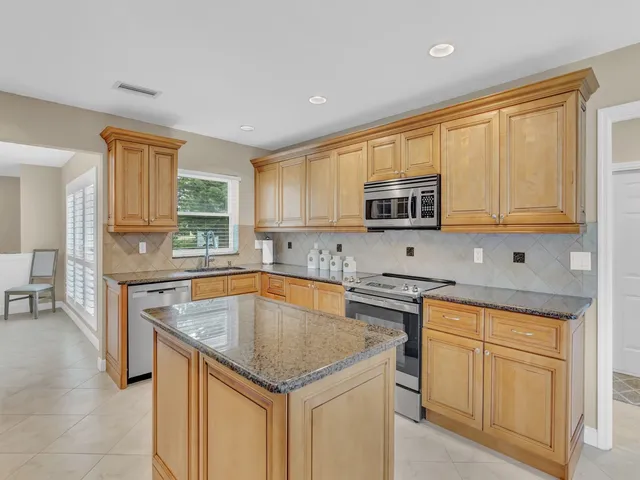 $12,000 | 956 Treasure Lane, Vero Beach, FL 32963