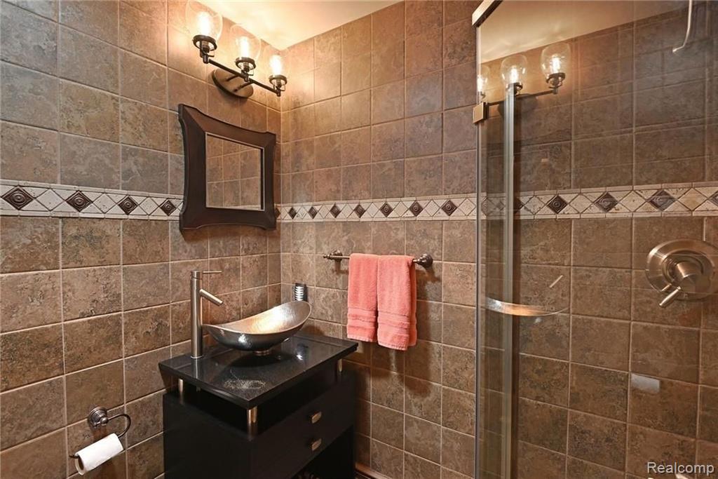 3 Lighthouse Fenton, MI 48430 - Photo 16 of 28