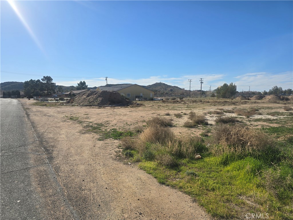 14978 Blackfoot Road Apple Valley, CA 92307 - Photo 2 of 2