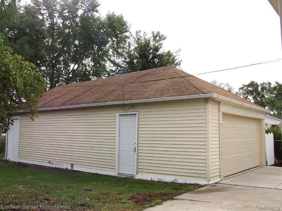 14206 Inkster Road Redford, MI 48239 - Photo 18 of 20 Garage 2