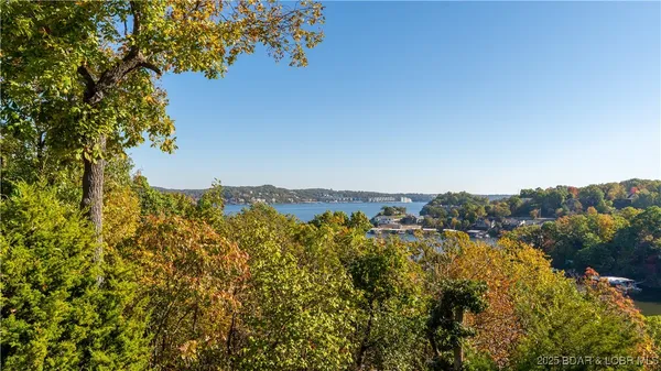 $435,000 | 438 Grandview Drive, Lake Ozark, MO 65049