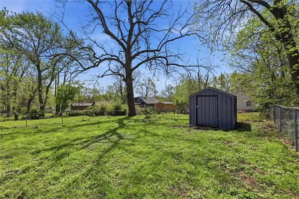 $145,000 | 613 East Kansas Avenue, Independence, MO 64050