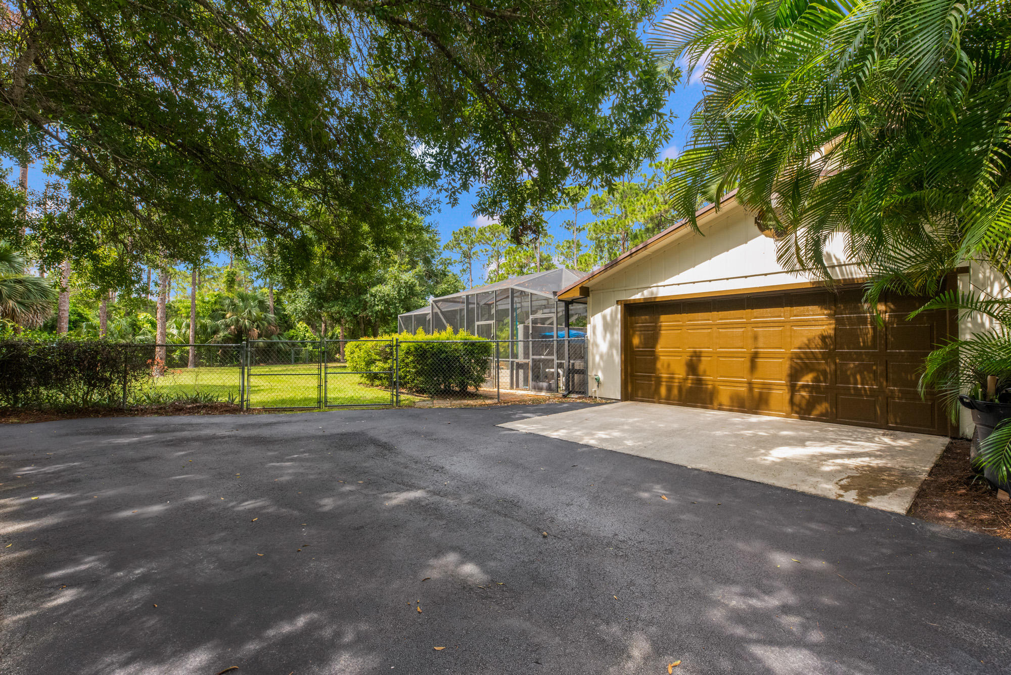 8241 Hidden Pines Road Fort Pierce, FL 34945 - Photo 3 of 28 EREP-9