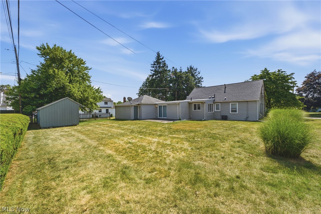 214 Grandview Avenue Northwest Canton, OH 44708 - Photo 9 of 35
