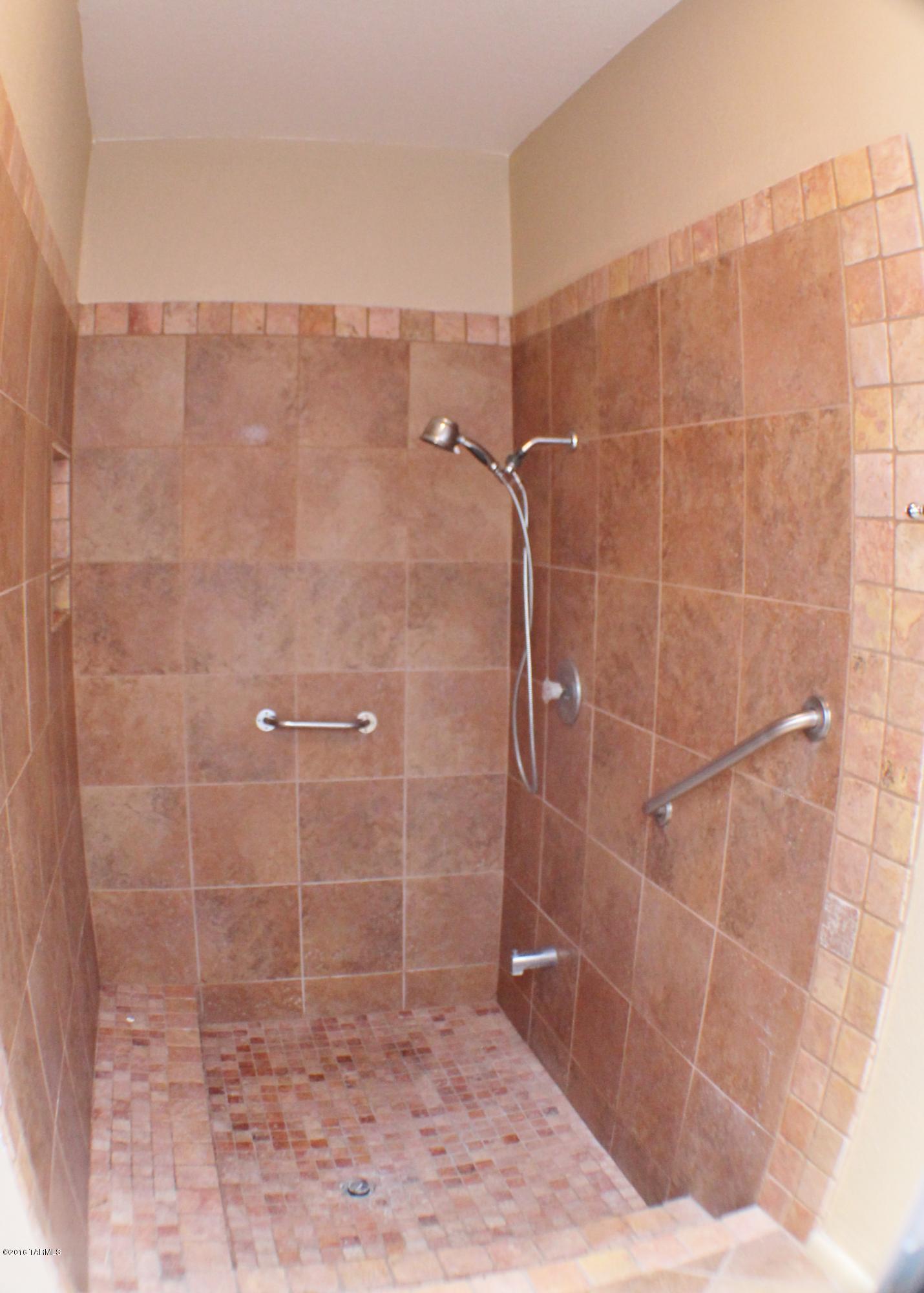 1301 North Vía Ronda Oeste Tucson, AZ 85715 - Photo 23 of 35