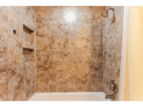 $189,900 | 16825 Southeast Powell Boulevard, Portland, OR 97236