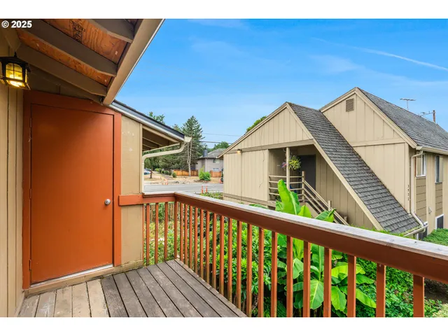 $199,900 | 16825 Southeast Powell Boulevard, Portland, OR 97236