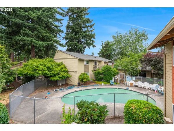 $189,900 | 16825 Southeast Powell Boulevard, Portland, OR 97236