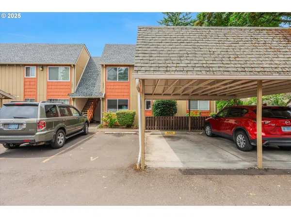 $189,900 | 16825 Southeast Powell Boulevard, Portland, OR 97236