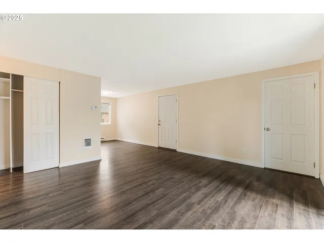 $199,900 | 16825 Southeast Powell Boulevard, Portland, OR 97236