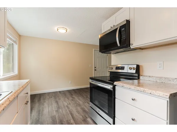 $189,900 | 16825 Southeast Powell Boulevard, Portland, OR 97236