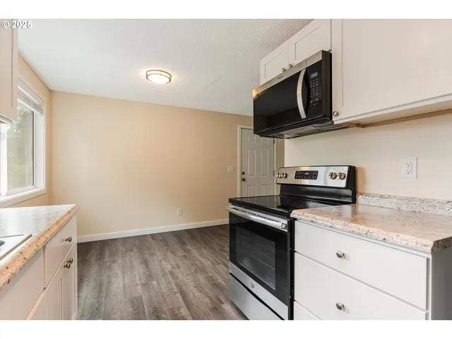 $199,900 | 16825 Southeast Powell Boulevard, Portland, OR 97236