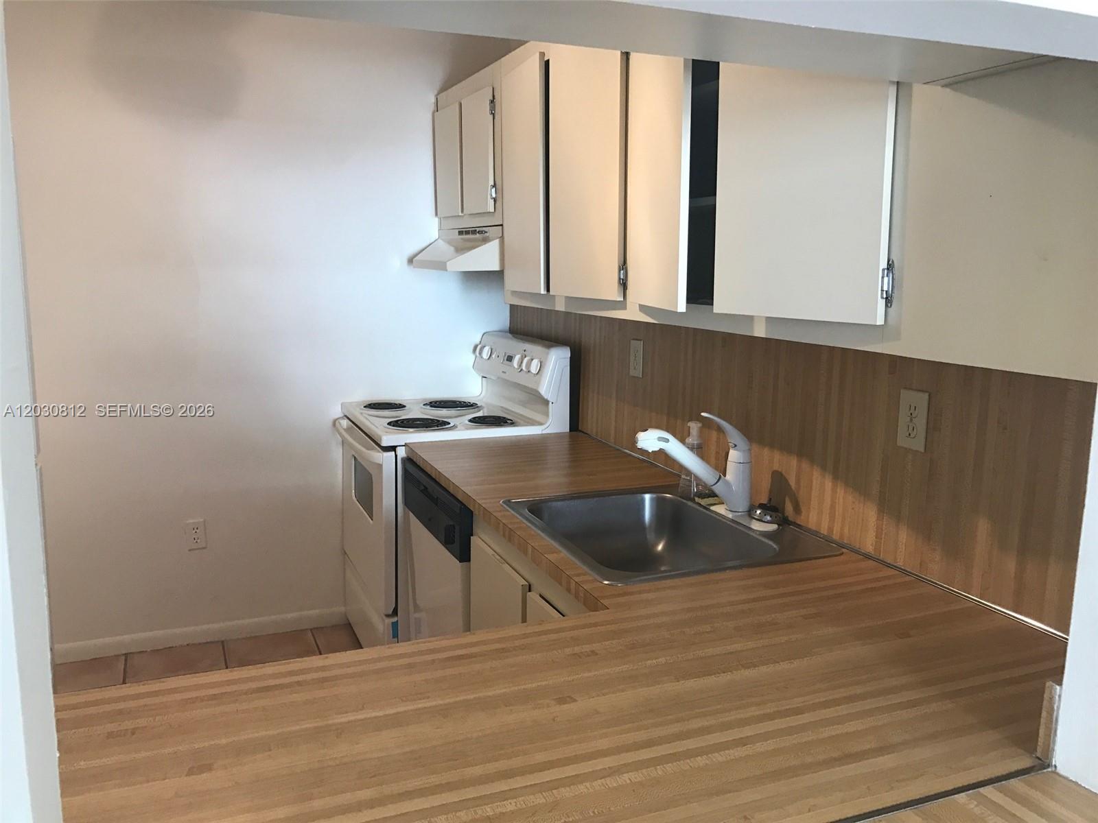 1665 Bay Road, Unit 416 Miami Beach, FL 33139 - Photo 8 of 15