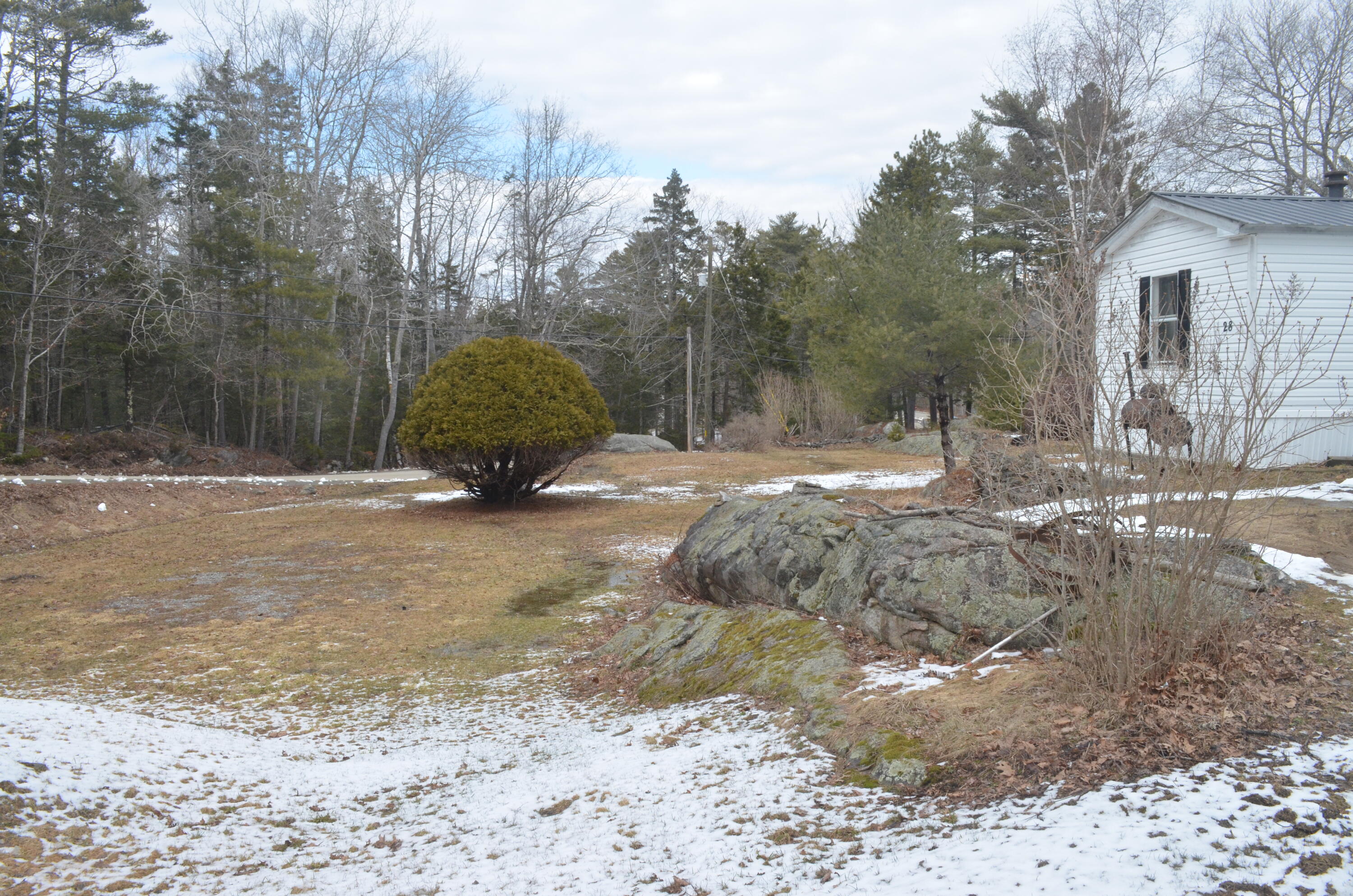 28 Knickerbocker Road Boothbay, ME 04537 - Photo 14 of 16 Front Yard