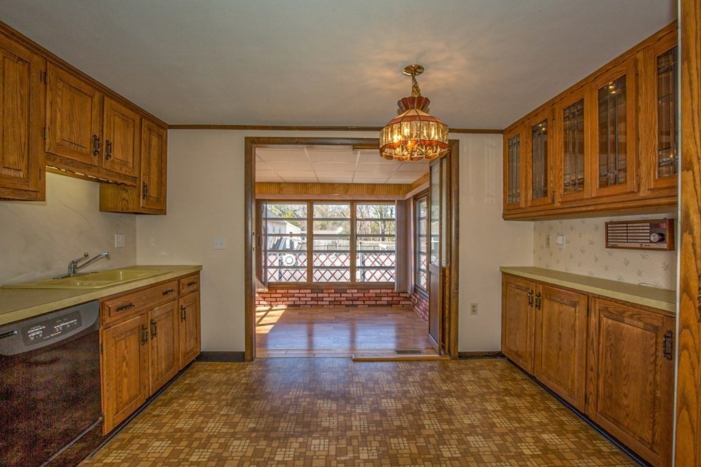 47 Fernwood Road Southwick, MA 01077 - Photo 4 of 30 Gallery Image 4