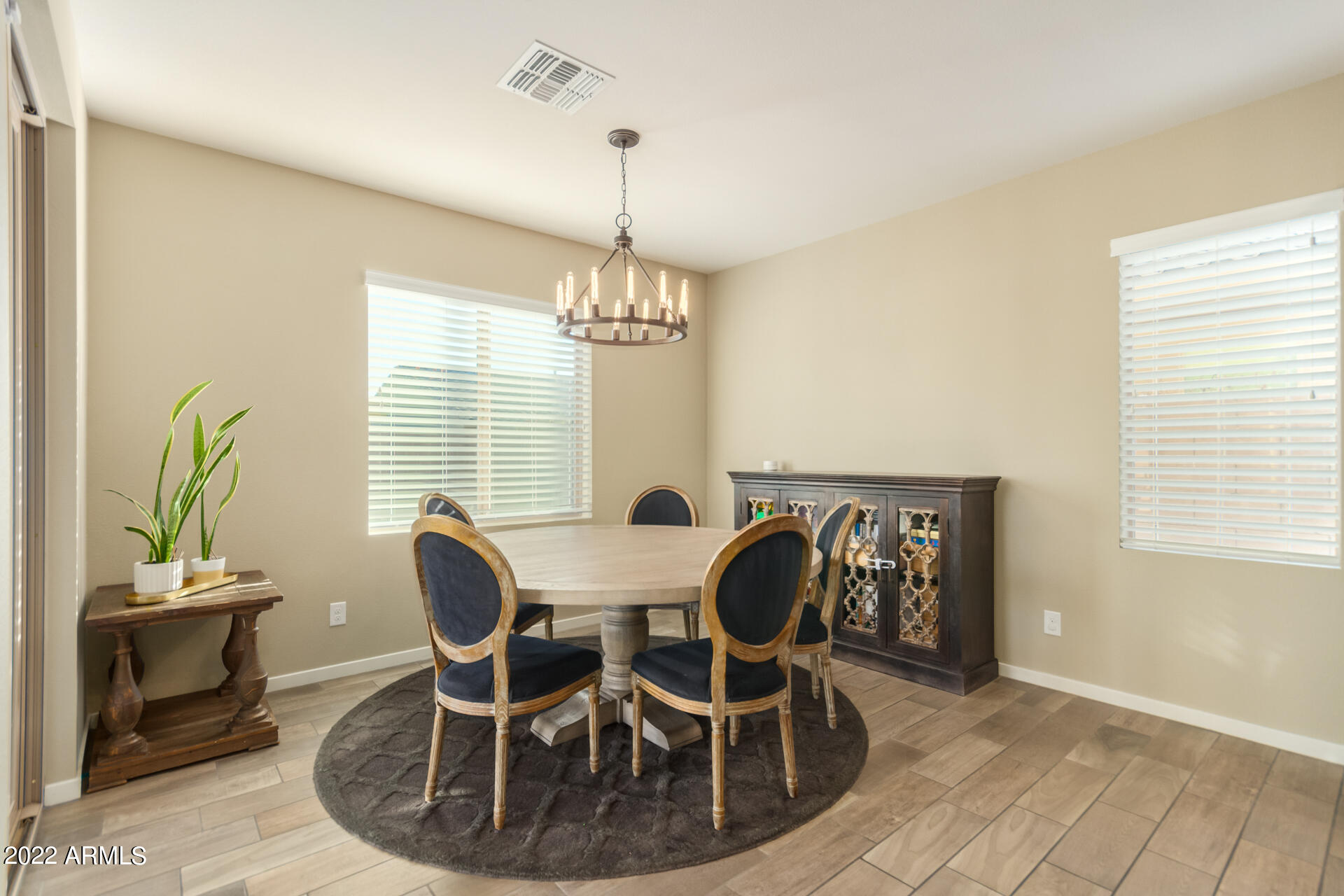 4441 East St John Road Phoenix, AZ 85032 - Photo 7 of 34 09 - Saint John