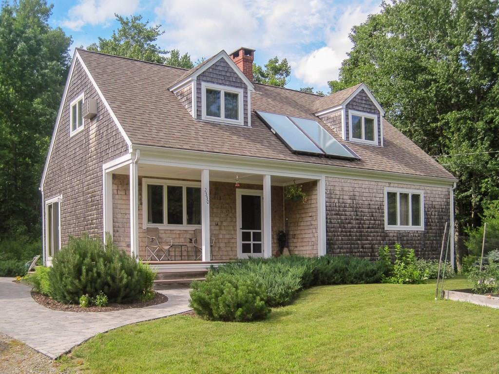 Shingled Cape in quiet country setting