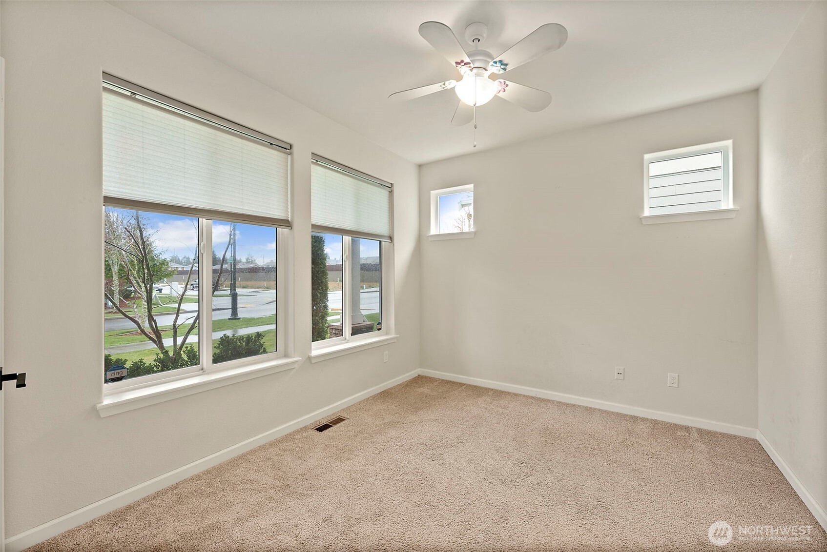 806 Mandee Street Southeast Lacey, WA 98513 - Photo 3 of 36