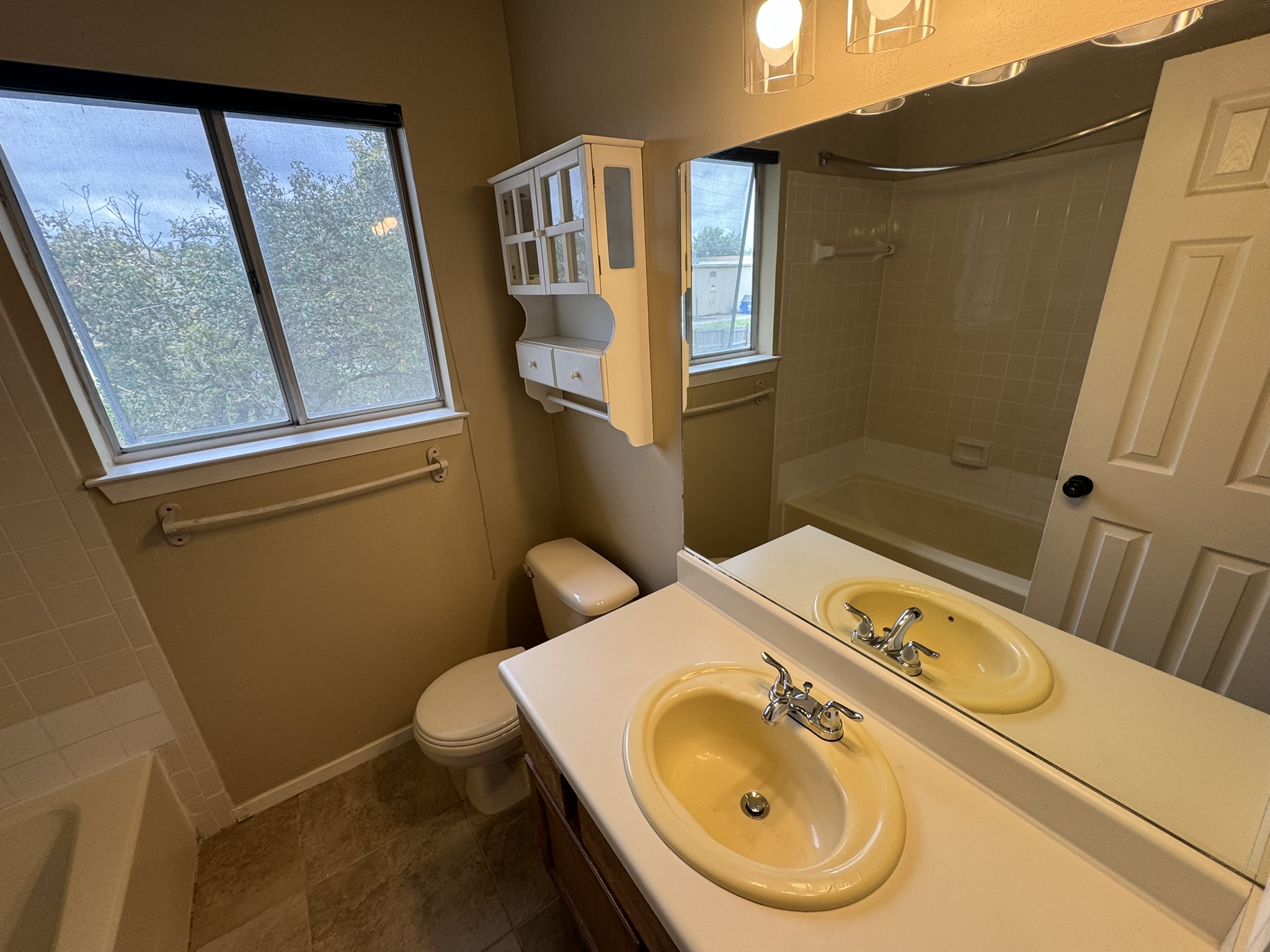 3601 Leafield Drive, Unit B Austin, TX 78749 - Photo 12 of 19