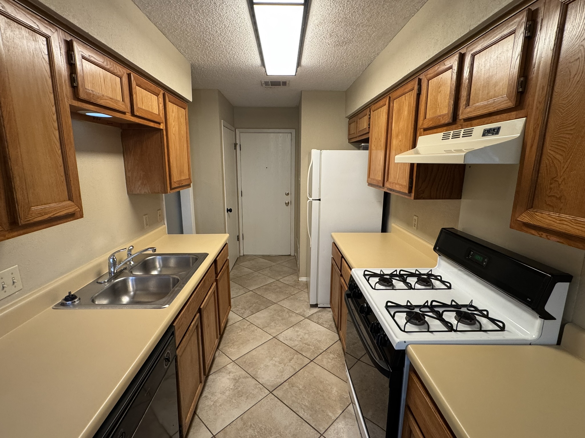 3601 Leafield Drive, Unit B Austin, TX 78749 - Photo 4 of 19