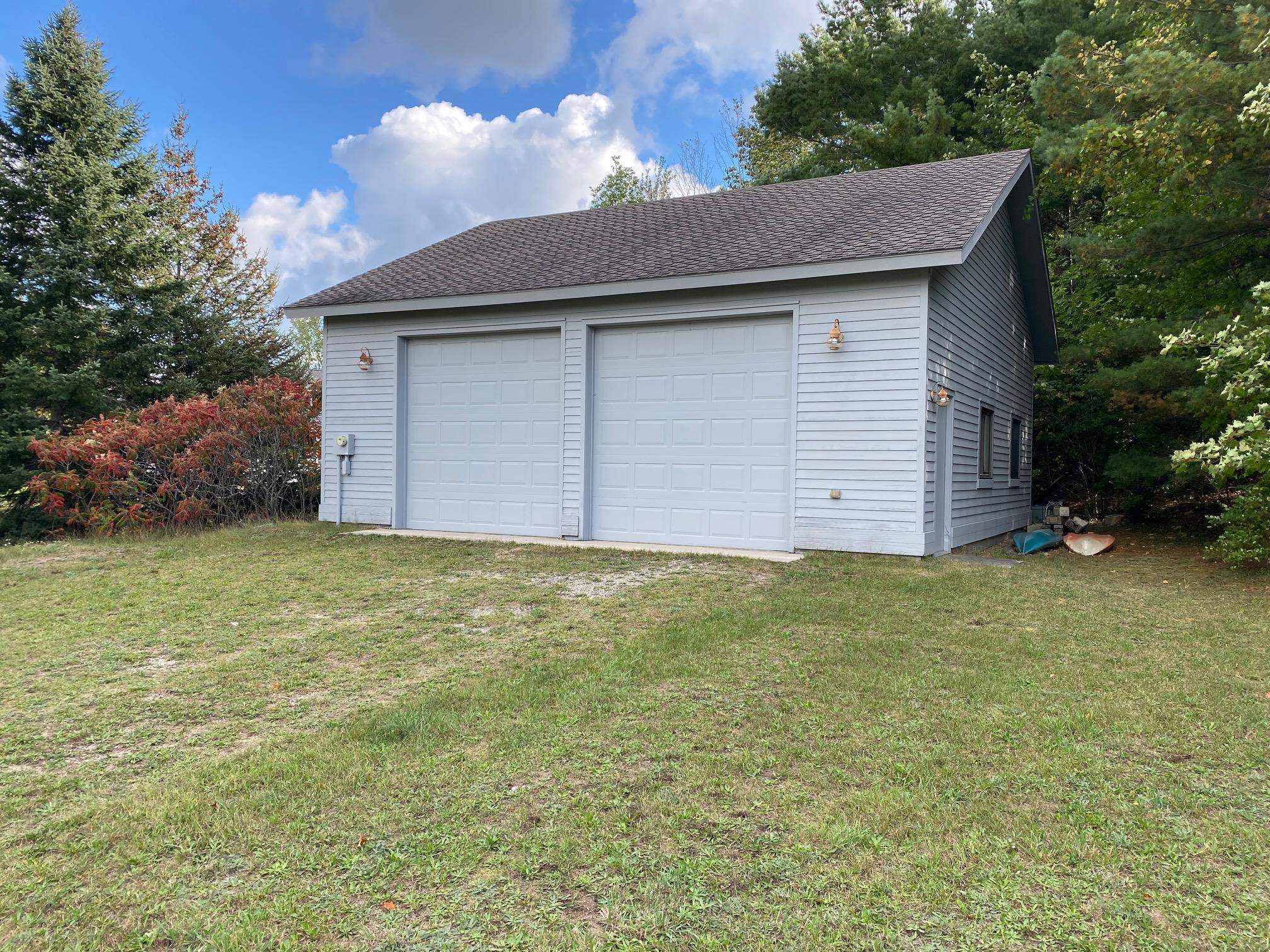 521 South Stony Point Road Suttons Bay, MI 49682 - Photo 7 of 24