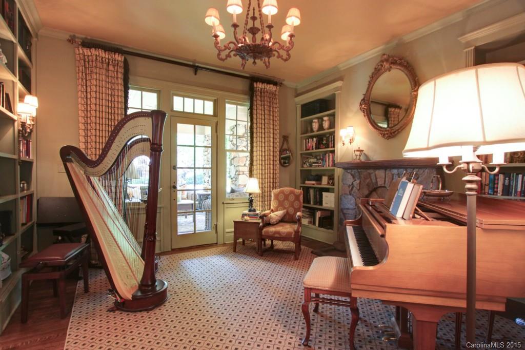 726 Bromley Road Charlotte, NC 28207 - Photo 8 of 24 Gallery Image 8