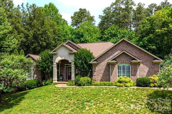 $525,000 | 116 28th Avenue Northwest, Hickory, NC 28601