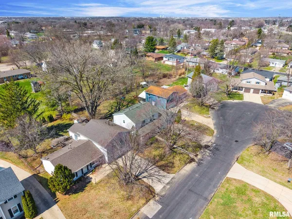 $290,000 | 6125-27 North Jayar Drive, Peoria, IL 61614