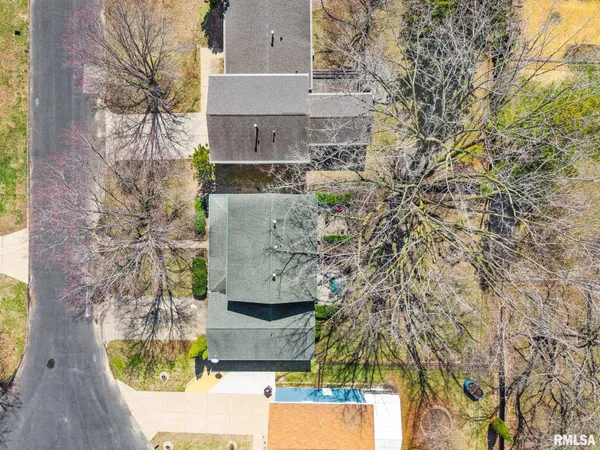 $290,000 | 6125-27 North Jayar Drive, Peoria, IL 61614