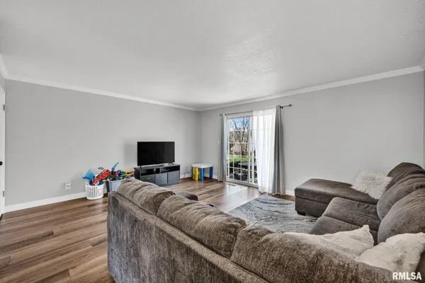 $290,000 | 6125-27 North Jayar Drive, Peoria, IL 61614