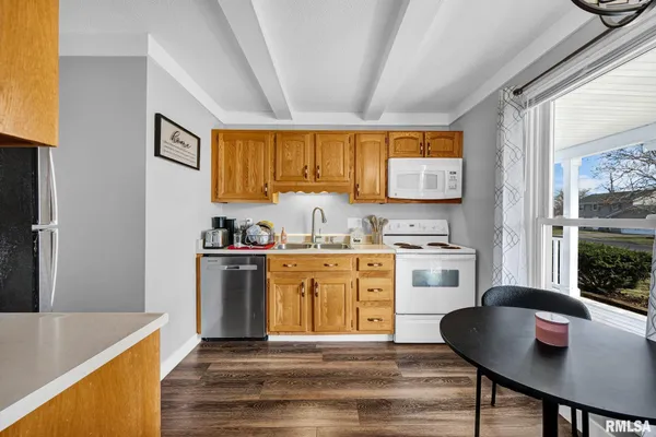 $290,000 | 6125-27 North Jayar Drive, Peoria, IL 61614