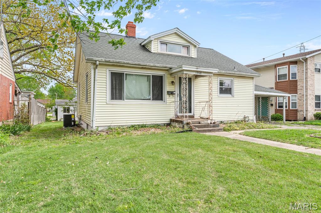 1308 Troy Road Edwardsville, IL 62025 - Photo 2 of 35