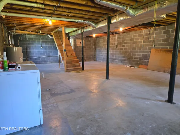 $245,000 | 312 Cumberland Drive, Harrogate, TN 37752