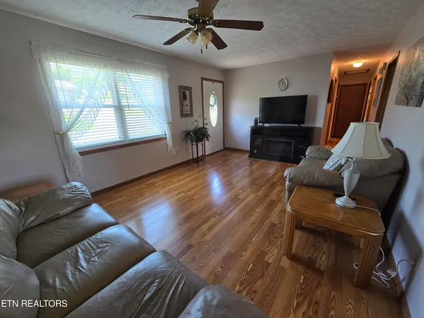 $245,000 | 312 Cumberland Drive, Harrogate, TN 37752