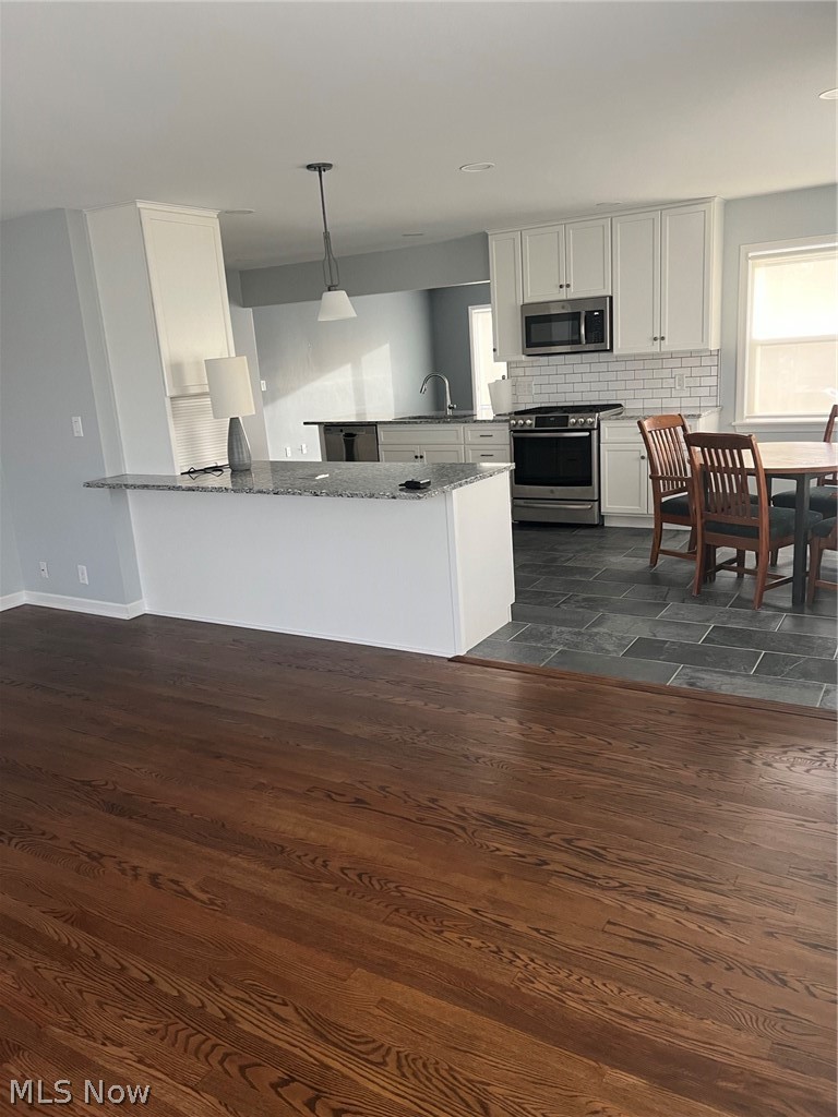 1747 Pleasant Valley Road Northeast New Philadelphia, OH 44663 - Photo 6 of 27