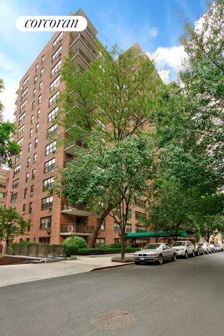 $849,000 | 345 East 81st Street, Unit 9N | Upper East Side