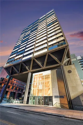 $479,000 | 1101 Walnut Street, Unit 801, Kansas City, MO 64106