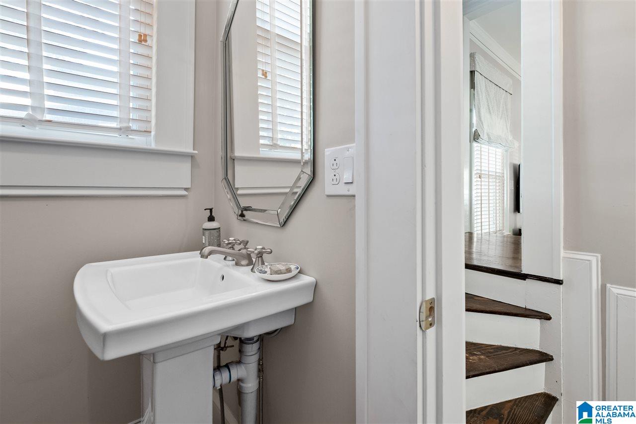 1124 Glen View Road Birmingham, AL 35222 - Photo 25 of 46