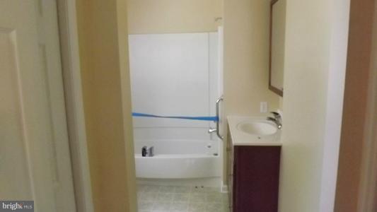 926 Welltown Road Winchester, VA 22603 - Photo 13 of 14 Bath in Master bedroom