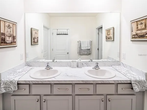 $2,200 | 2910 Boxwood Grove Row, Wesley Chapel, FL 33543