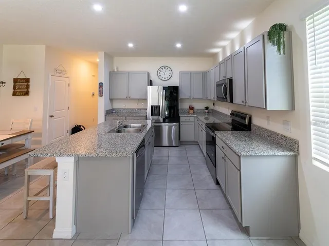 $2,200 | 2910 Boxwood Grove Row, Wesley Chapel, FL 33543