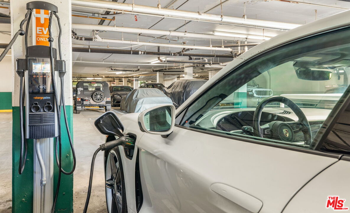1131 Alta Loma Road, Unit 116 West Hollywood, CA 90069 - Photo 20 of 25 a view of storage and utility room