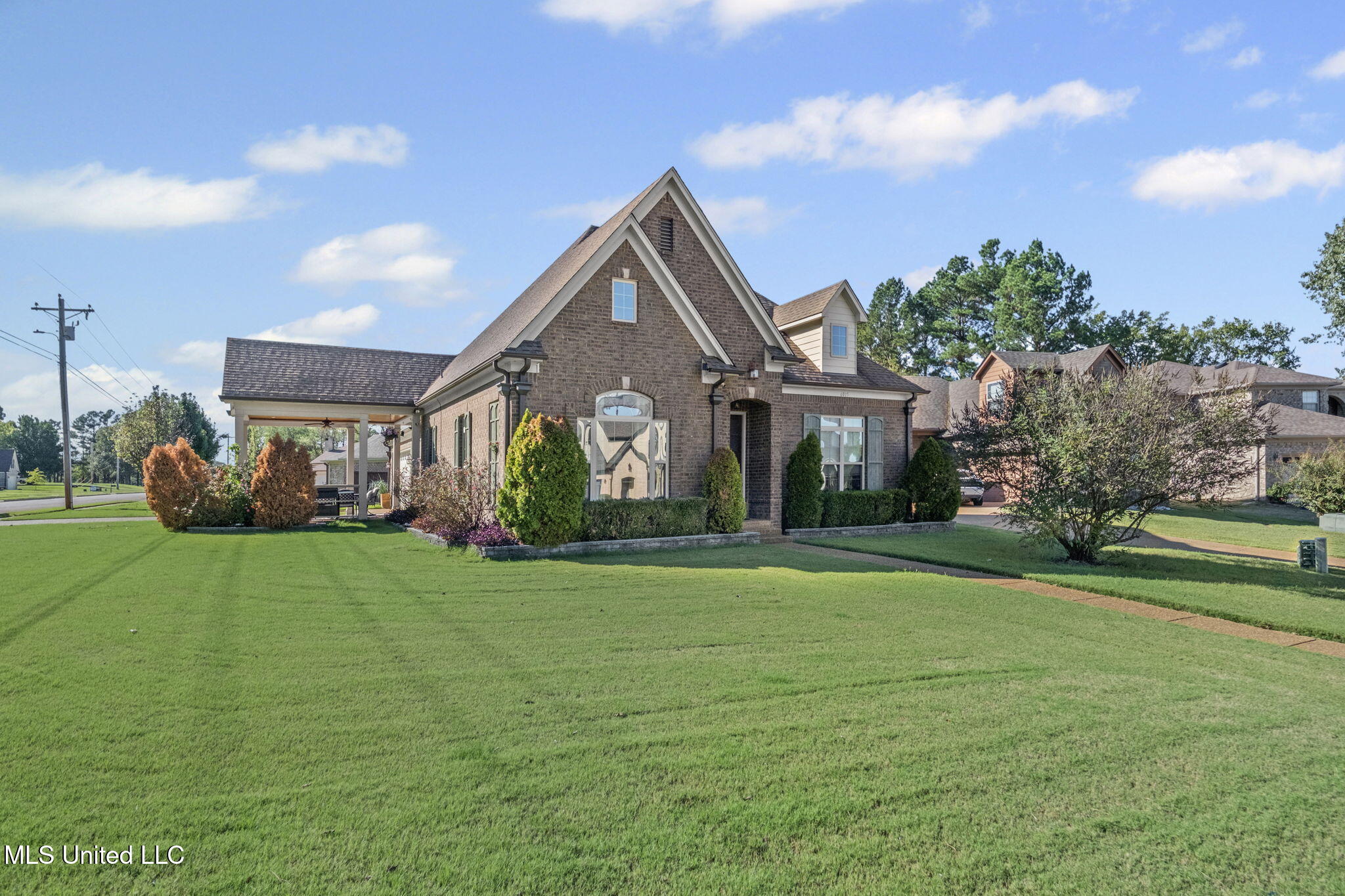 6015 Callaway Cove Olive Branch, MS 38654 - Photo 2 of 24 5-web-or-mls-DSCF7636