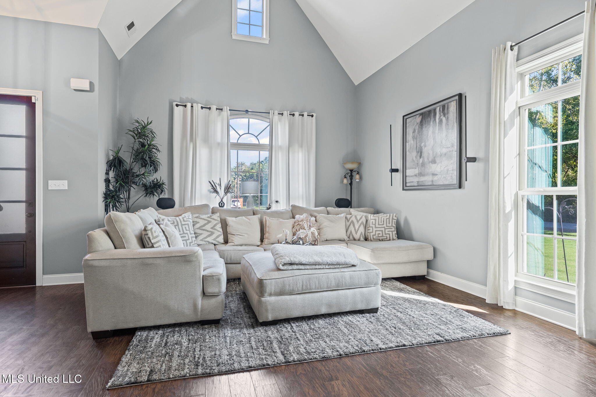 6015 Callaway Cove Olive Branch, MS 38654 - Photo 6 of 24 15-web-or-mls-DSCF7687