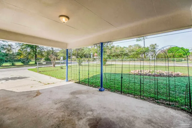 a view of a yard with a big yard