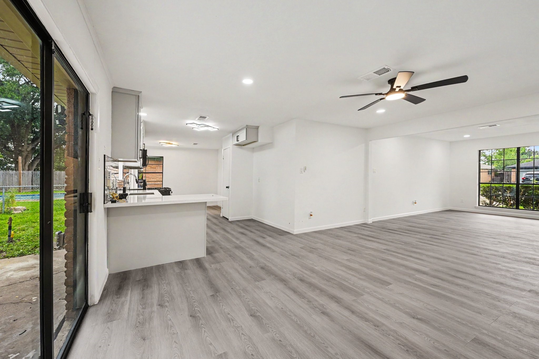 7607 Grape Street Houston, TX 77074 - Photo 7 of 42
