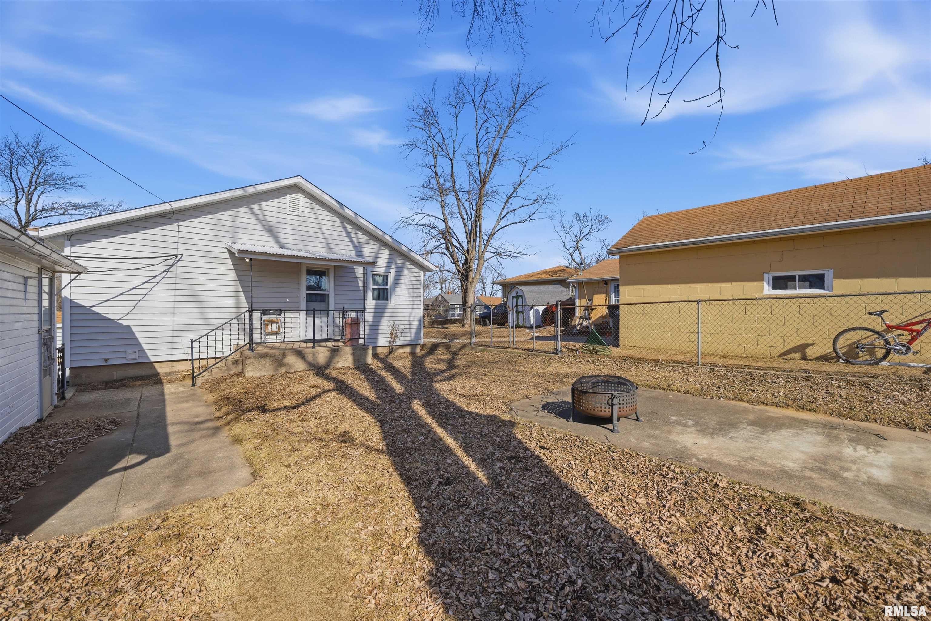 1504 Henry Street Pekin, IL 61554 - Photo 21 of 25