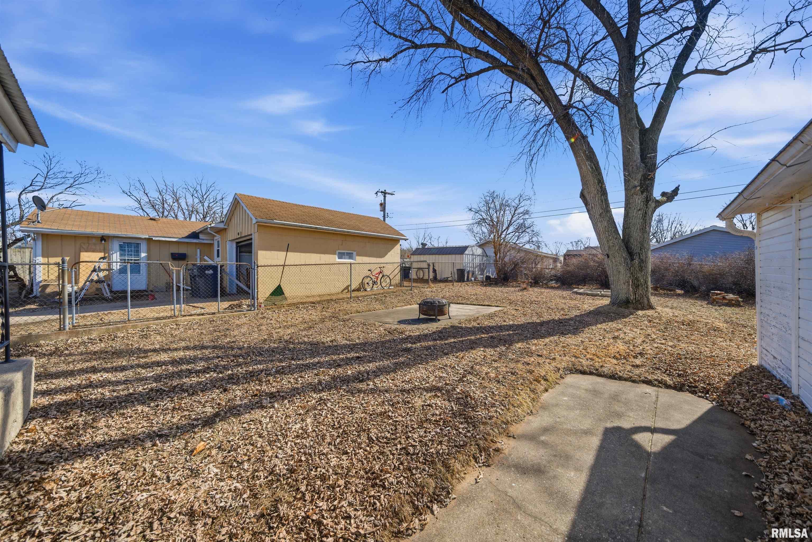 1504 Henry Street Pekin, IL 61554 - Photo 22 of 25