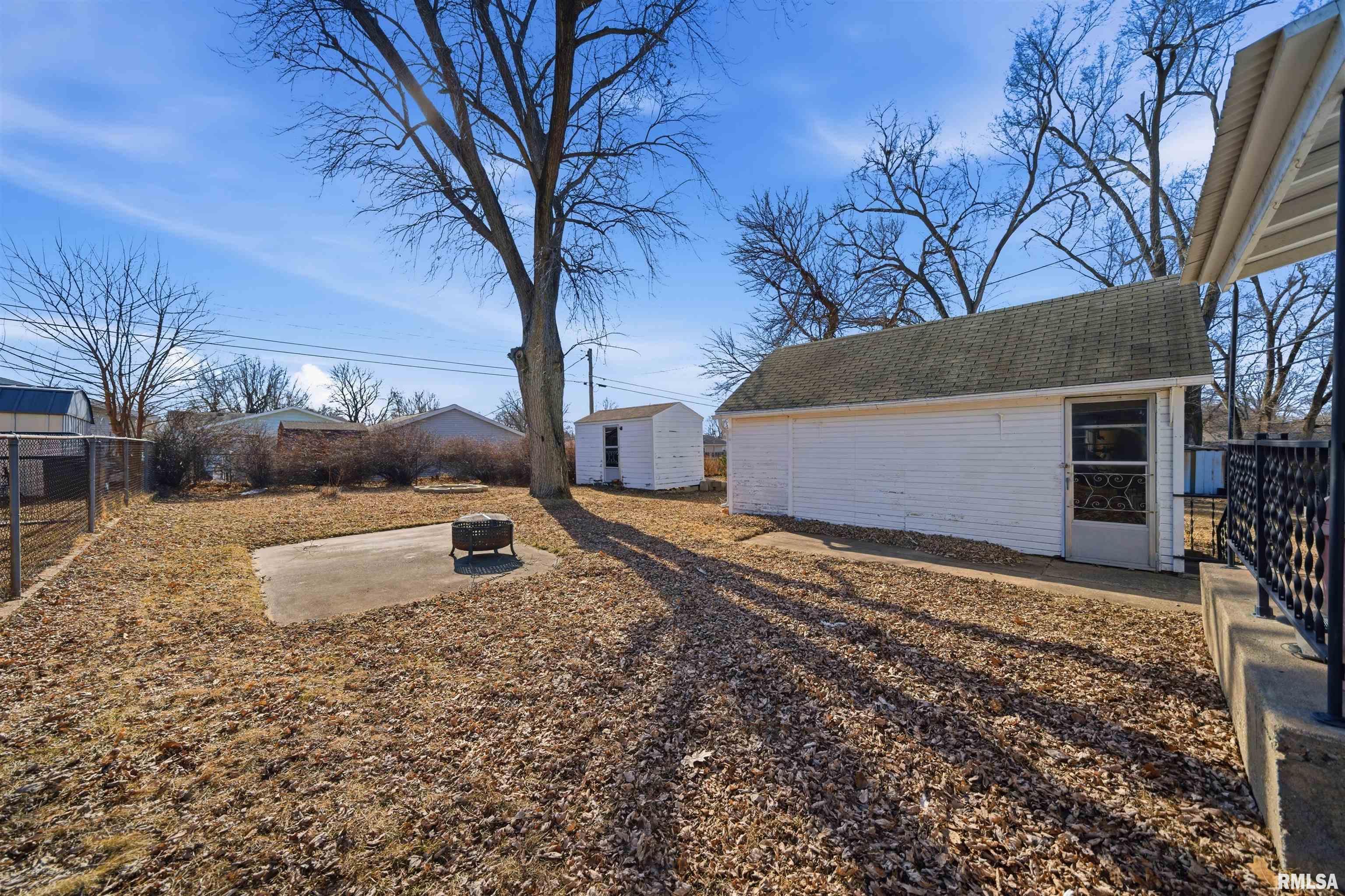 1504 Henry Street Pekin, IL 61554 - Photo 23 of 25